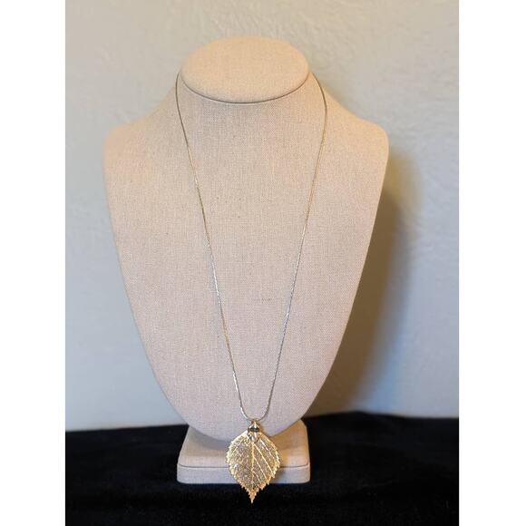 Vintage Silver Dipped Leaf on Marked 24" Chain - Picture 2 of 8